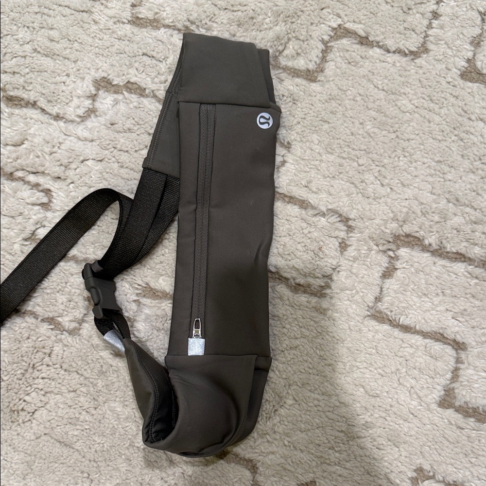 Lululemon Fast and Free Running Belt